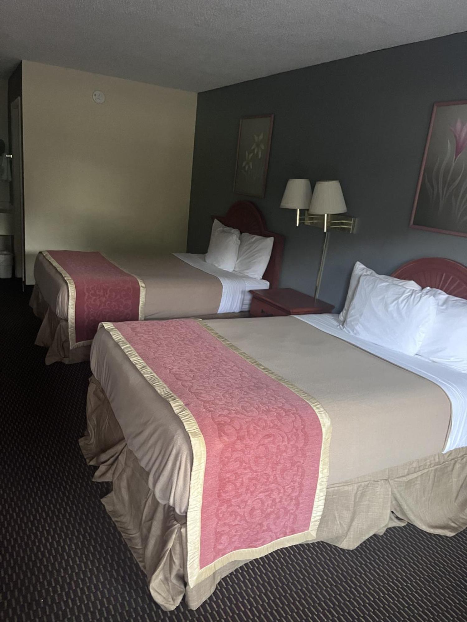 High Springs Inn Soon To Be Clarion Pointe Alachua Bagian luar foto