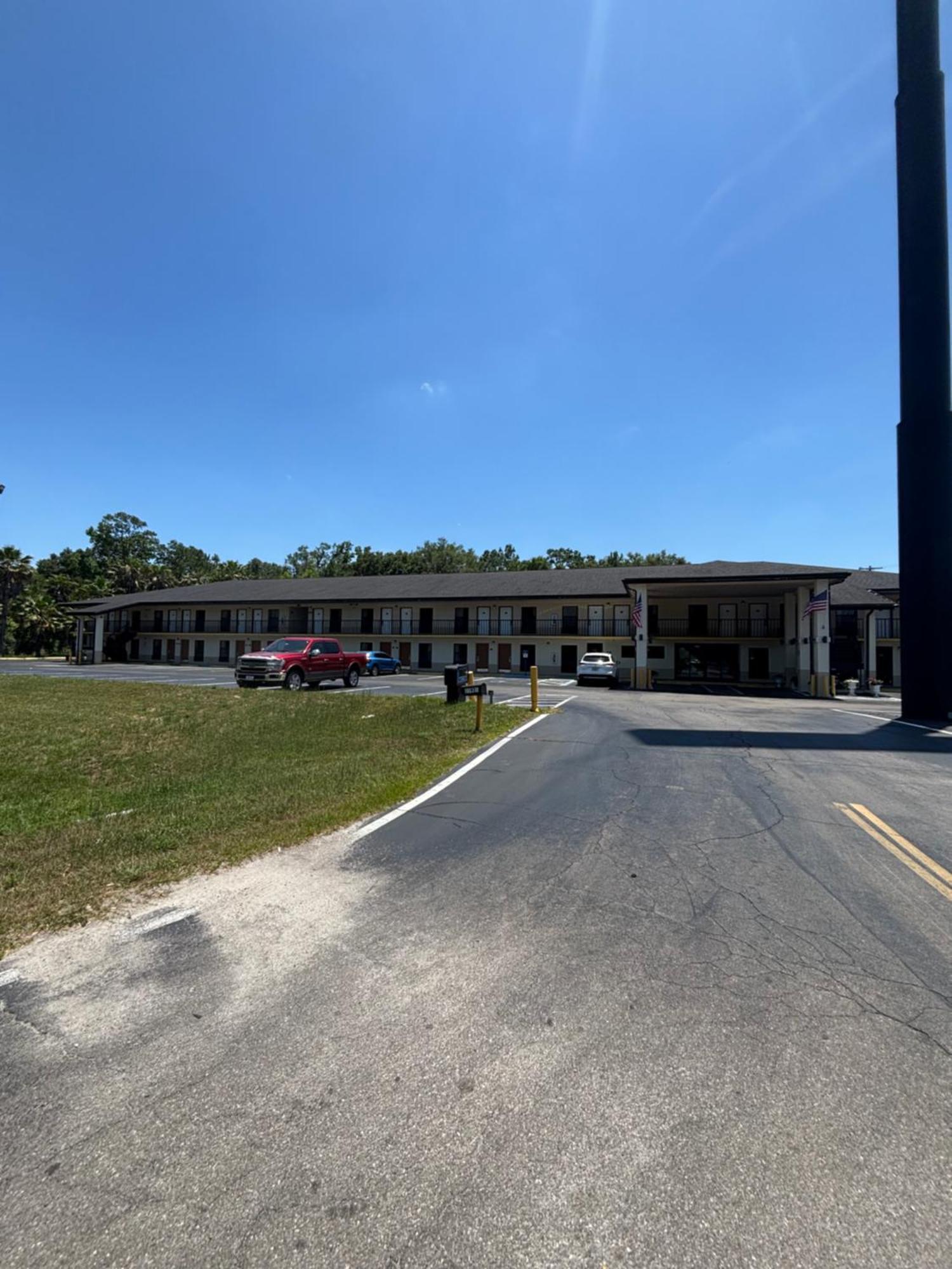 High Springs Inn Soon To Be Clarion Pointe Alachua Bagian luar foto