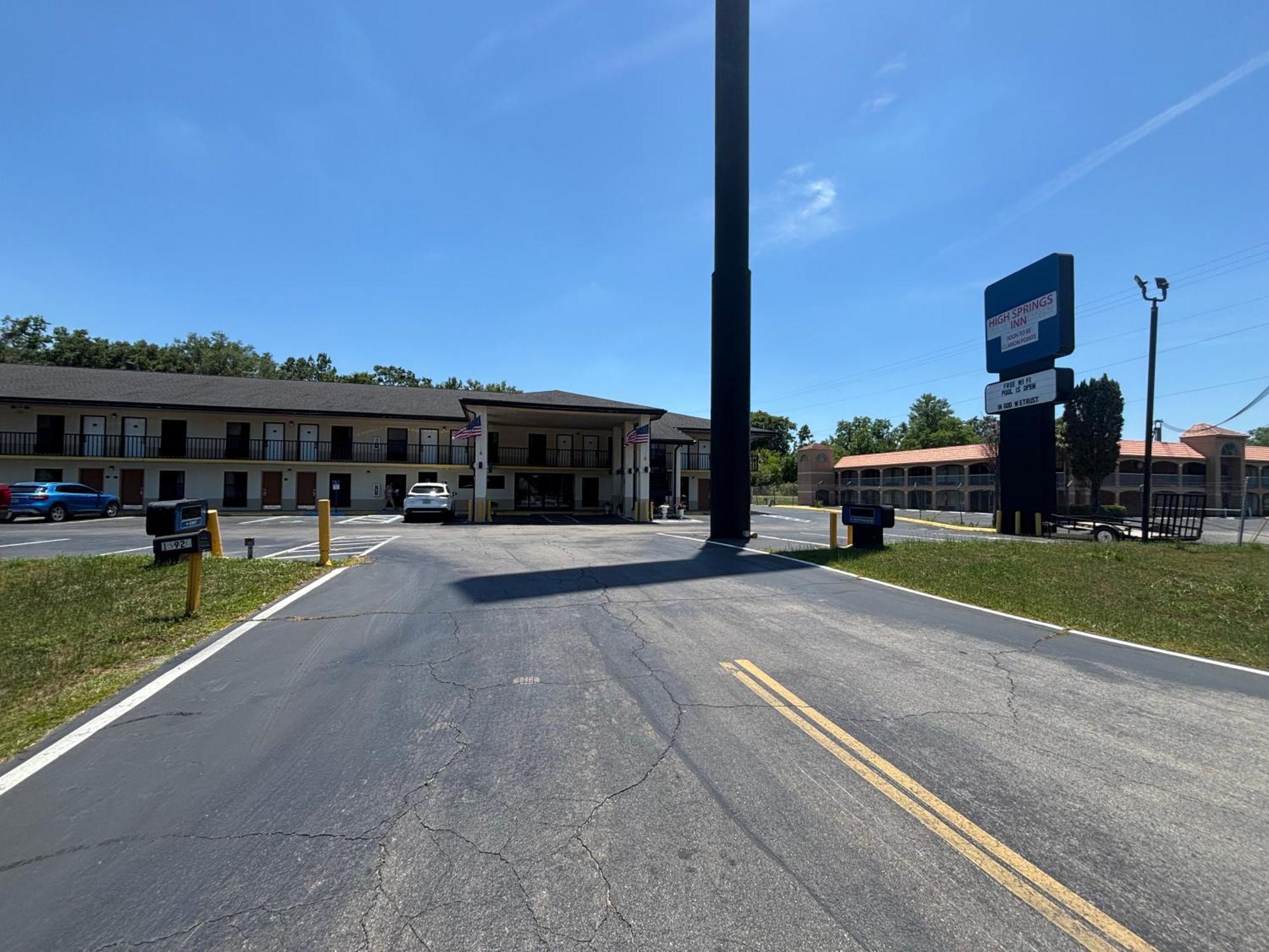 High Springs Inn Soon To Be Clarion Pointe Alachua Bagian luar foto
