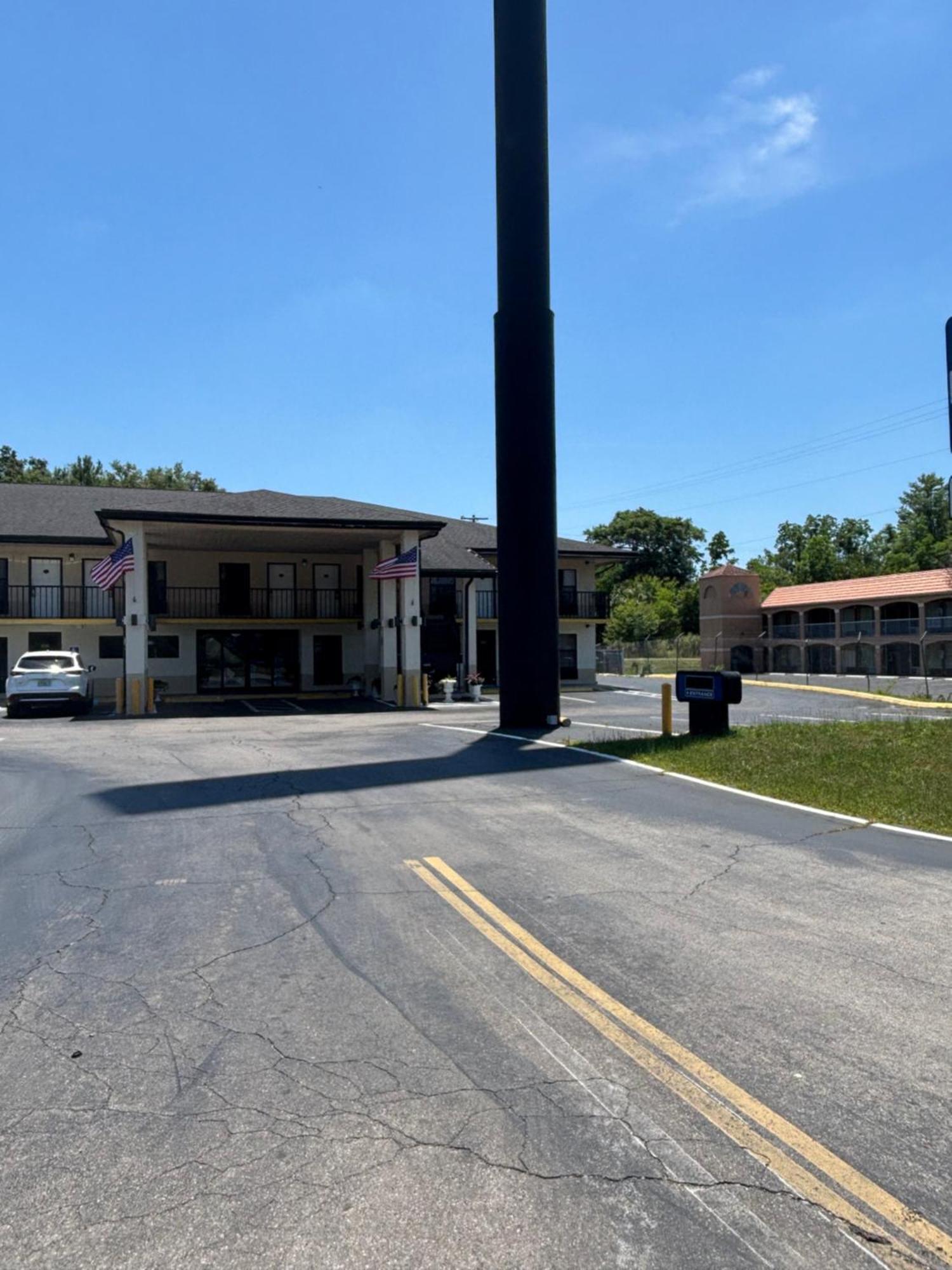 High Springs Inn Soon To Be Clarion Pointe Alachua Bagian luar foto