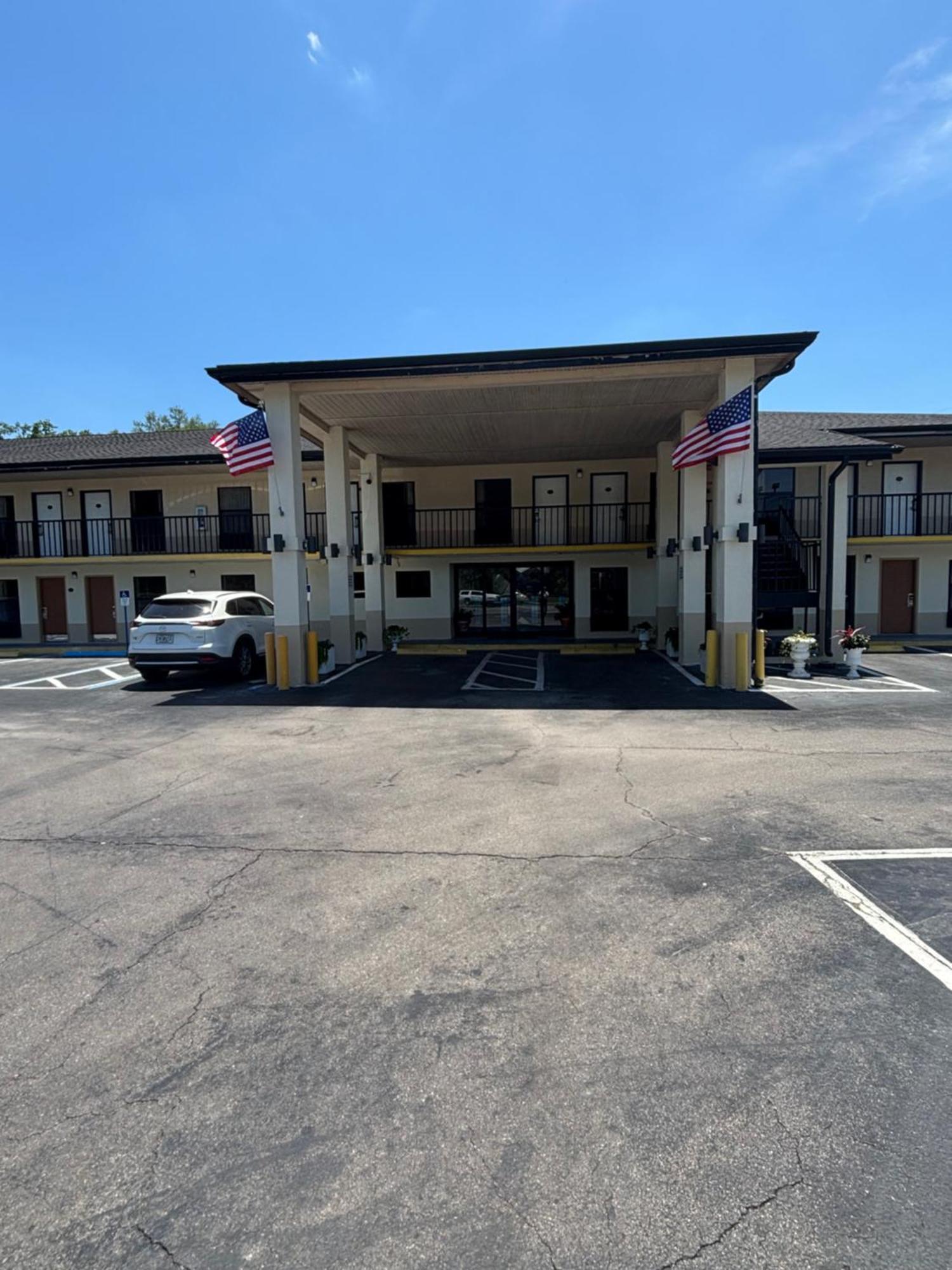 High Springs Inn Soon To Be Clarion Pointe Alachua Bagian luar foto